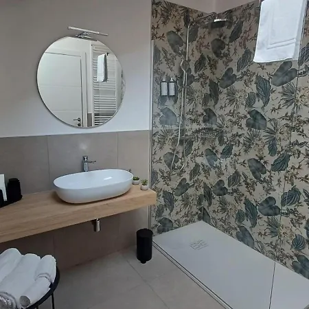 Lelac Isola Bella Apartment